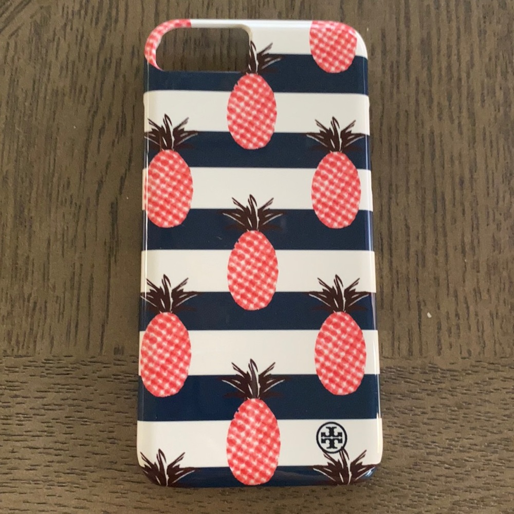 Tory Burch Pink Pineapple iPhone 7 case!